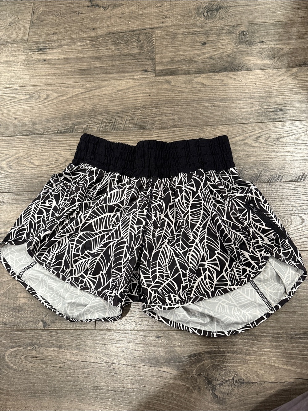 Lululemon hottie hot shorts